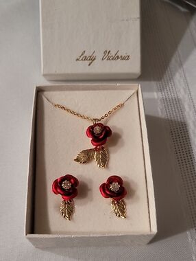 Necklace Earrings Set NOS Vintage Lady Victoria